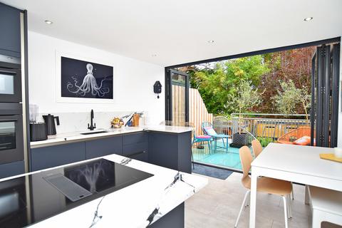 3 bedroom townhouse for sale, Harcourt Drive, Harrogate