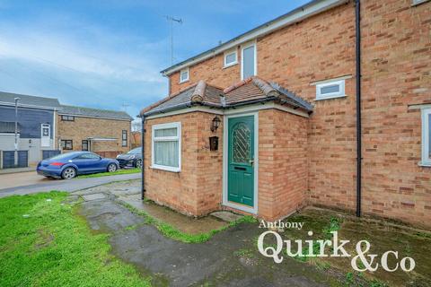 Central Avenue, Canvey Island, SS8