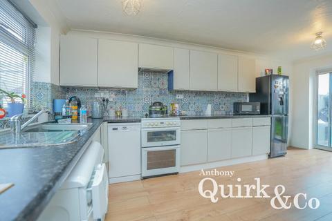 undefined, Central Avenue, Canvey Island, SS8