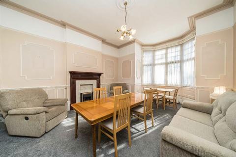 undefined, St. Helen's Crescent, London