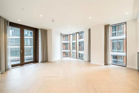 undefined, Triptych Place, London SE1