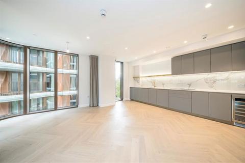 undefined, Triptych Place, London SE1