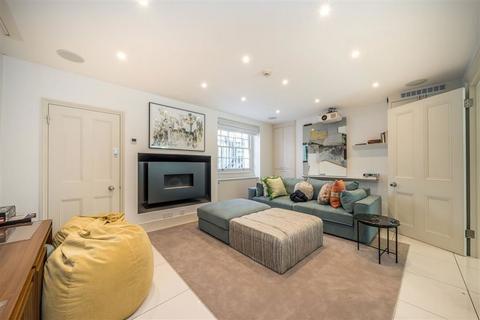 undefined, South Terrace, London SW7