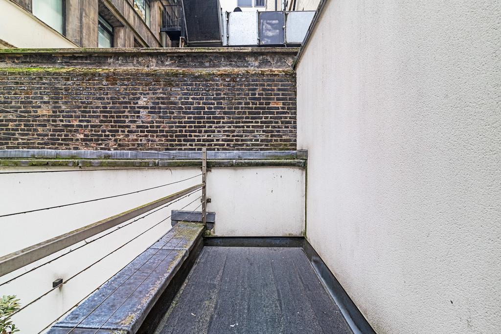 Lincolns Inn Fields 23