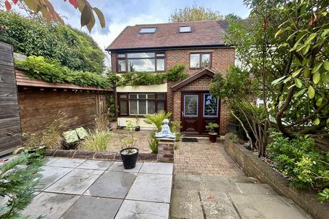 4 bedroom end of terrace house for sale, Cherry Tree Road, Hoddesdon