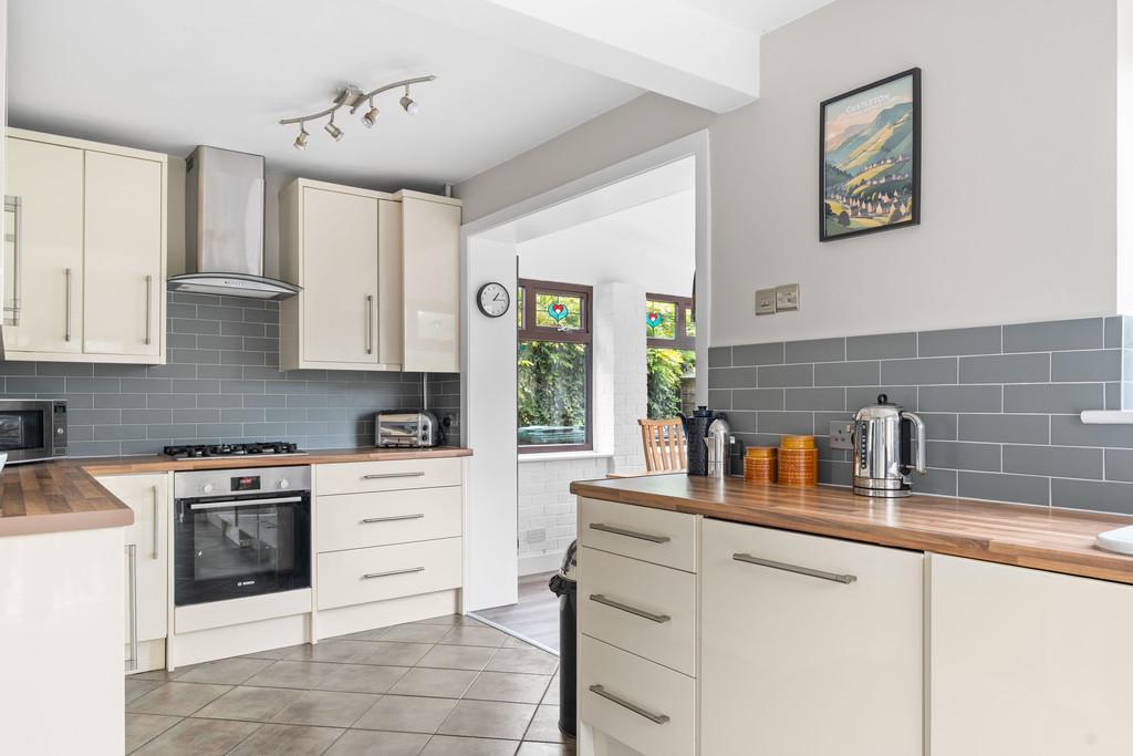 23 Chestnut Close, Hoole, CH2 3 EJ4
