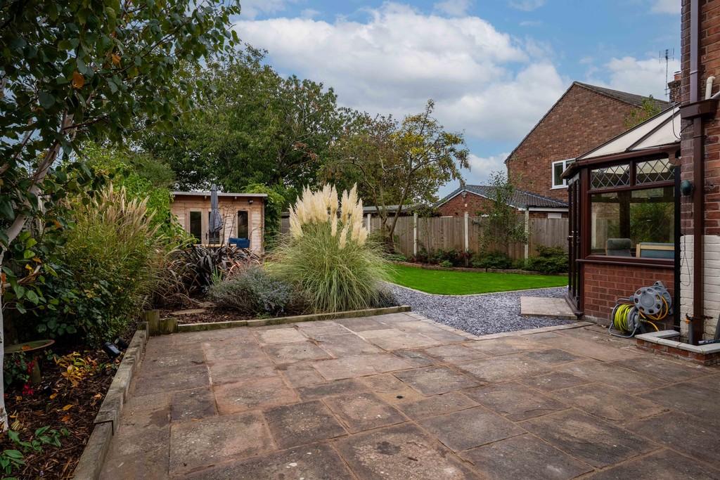 23 Chestnut Close, Hoole, CH2 3 EJ20