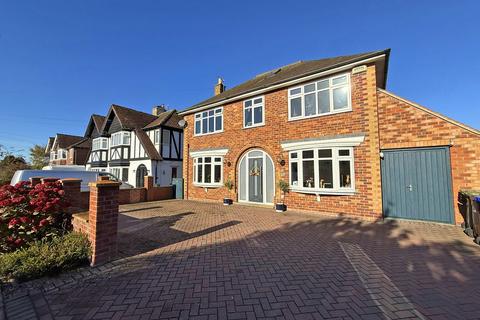 5 bedroom detached house for sale, The Close, Scarborough YO12