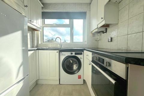 2 bedroom maisonette to rent, Elmgrove Road, Harrow