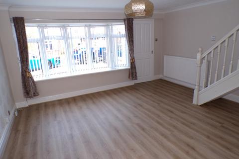 3 bedroom semi-detached house to rent, Laurel Drive, Cannock WS12