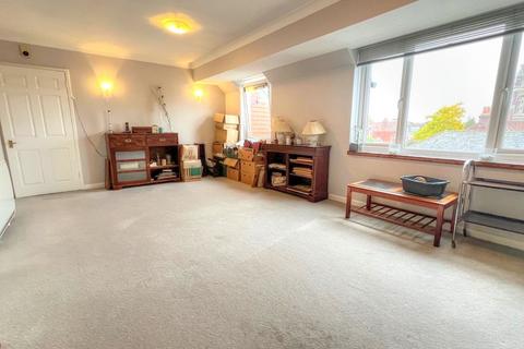 2 bedroom apartment for sale, Lavant Court, Petersfield GU32