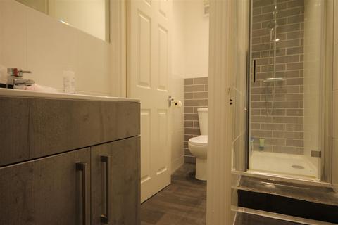 1 bedroom in a house share to rent, Claremont Road, Spital Tongues