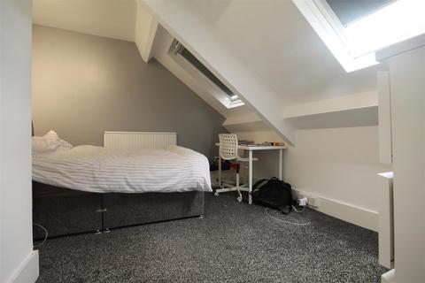 1 bedroom in a house share to rent, Claremont Road, Spital Tongues