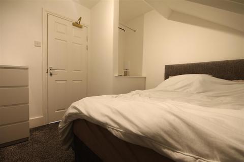1 bedroom in a house share to rent, Claremont Road, Spital Tongues