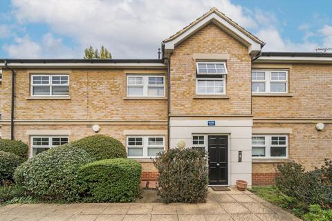 Sandringham Mews, Hampton TW12