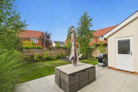 3 bedroom detached house for sale, Hedgehog Way, Haddenham