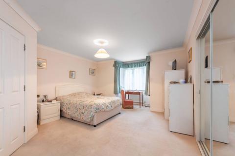 undefined, High Road, Whetstone, London, N20