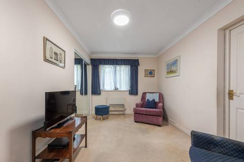 2 bedroom flat for sale, High Road, Whetstone, London, N20