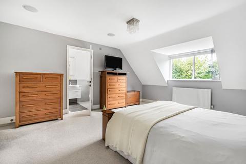 5 bedroom detached house for sale, Caterham Court, Caterham CR3