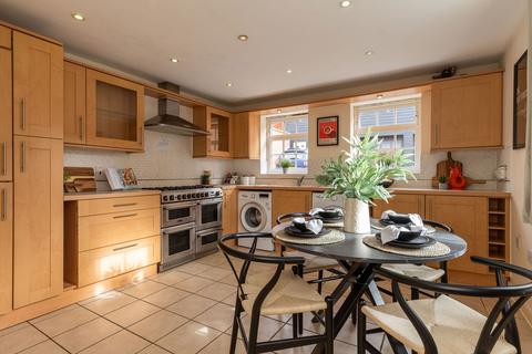 undefined, Chartwell Close, Daventry NN11