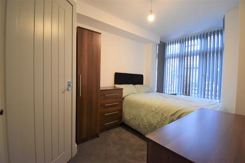 6 bedroom terraced house to rent, Tiverton Road, Birmingham B29