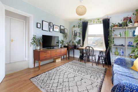 2 bedroom flat for sale, Killyon Terrace, Clapham, London