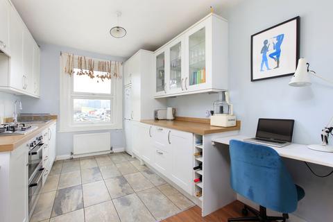 2 bedroom flat for sale, Killyon Terrace, Clapham, London