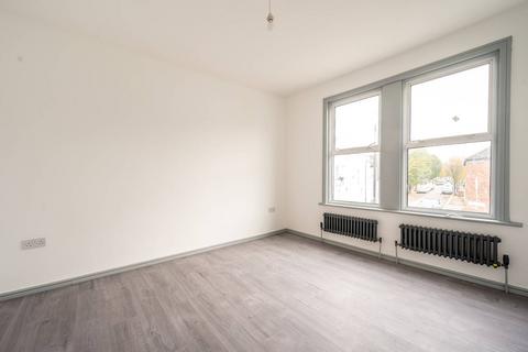 2 bedroom flat to rent, Buxton Road, Walthamstow, London, E17