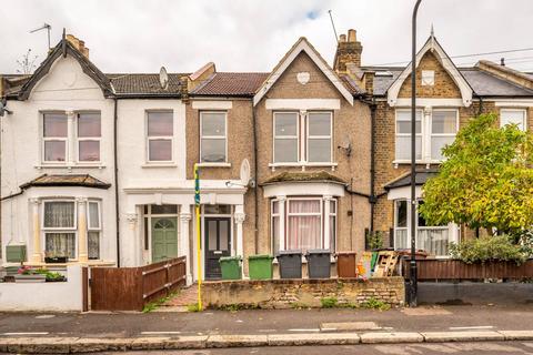 2 bedroom flat to rent, Buxton Road, Walthamstow, London, E17