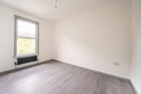 2 bedroom flat to rent, Buxton Road, Walthamstow, London, E17