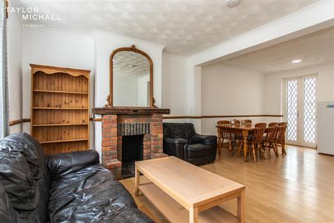 4 bedroom terraced house to rent, Buller Road, Brighton