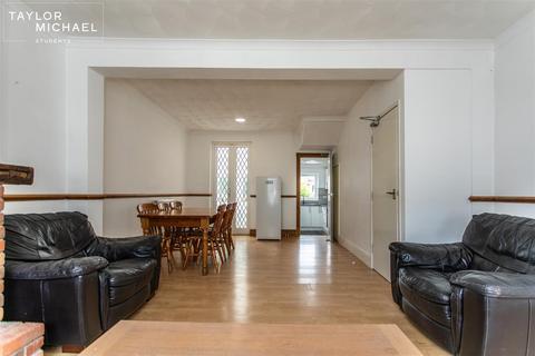 4 bedroom terraced house to rent, Buller Road, Brighton