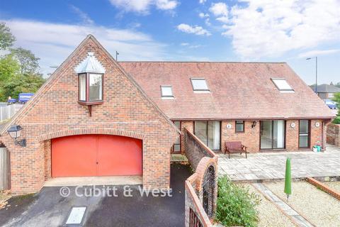 4 bedroom detached house for sale, Pump Lane, Waterlooville, Hampshire