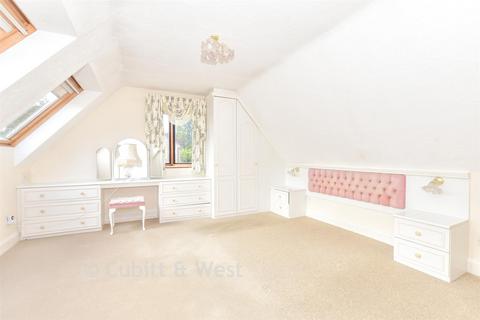 4 bedroom detached house for sale, Pump Lane, Waterlooville, Hampshire