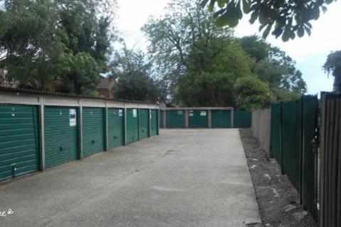 Garage to rent, Palmerston Road, London N22