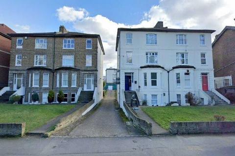 Garage to rent, Lyndhurst Road, London N22