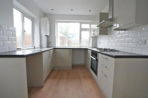 28 Tyersal Close, Bradford, BD4 8HE