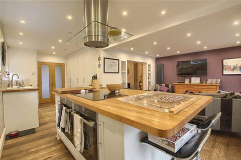 4 bedroom semi-detached house for sale, Acklam Road, Acklam