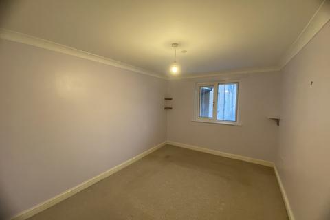 2 bedroom flat to rent, Folkestone Road, Dover, CT17