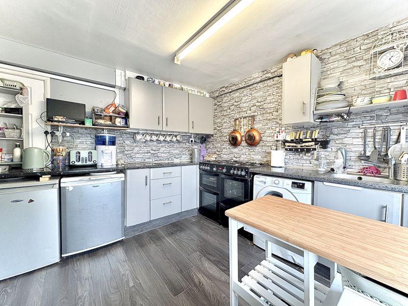 Dining kitchen