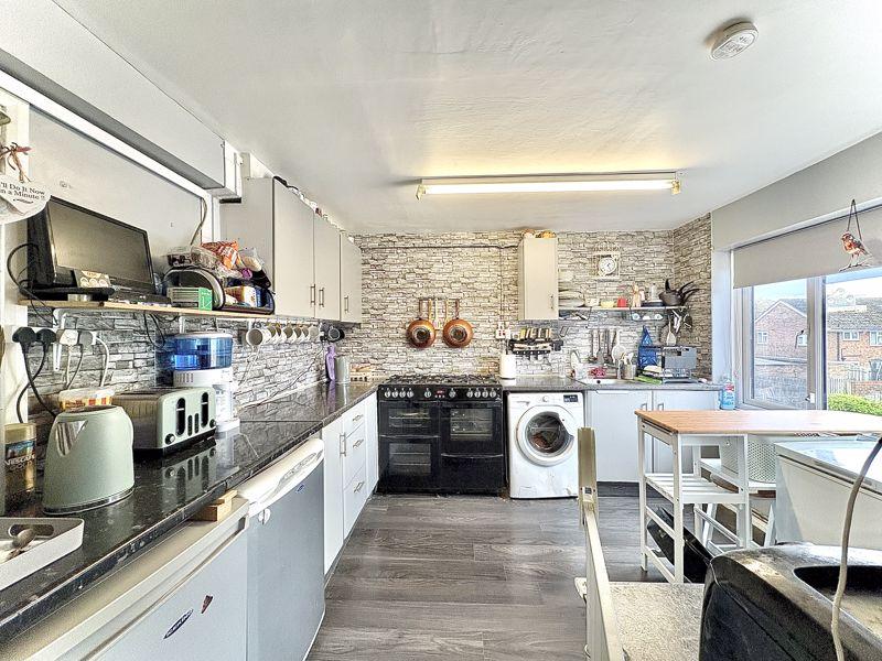 Dining kitchen