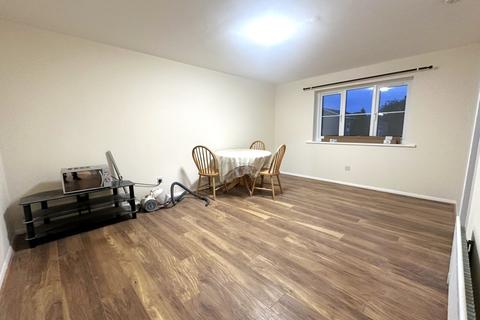 2 bedroom flat to rent, Kilberry Close, Isleworth