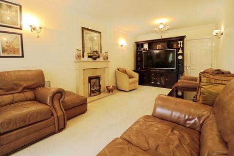 5 bedroom detached house for sale, Oak View Gardens, Langley