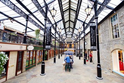 Retail property (high street) to rent, High St Skipton BD23 1DG