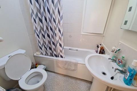 1 bedroom flat to rent, Moorland Road, Leeds LS6