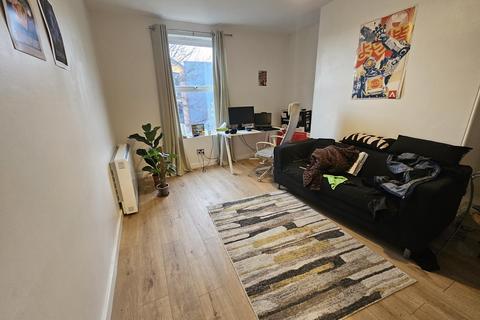 1 bedroom flat to rent, Moorland Road, Leeds LS6