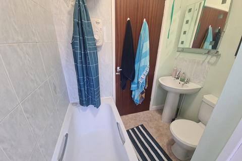 1 bedroom flat to rent, Moorland Road, Leeds LS6