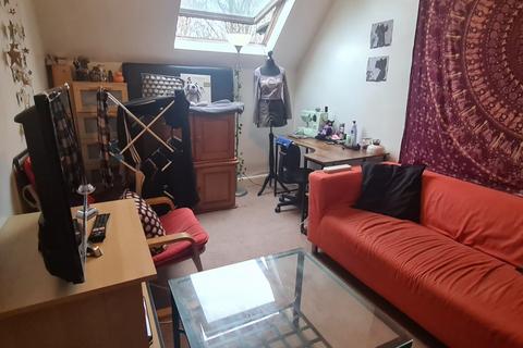 1 bedroom flat to rent, Moorland Road, Leeds LS6
