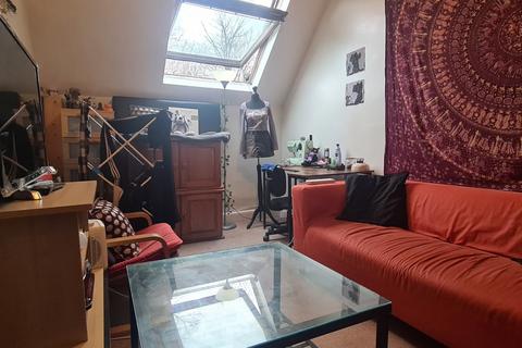 1 bedroom flat to rent, Moorland Road, Leeds LS6
