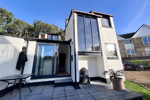 2 bedroom terraced bungalow to rent, Creek Gardens, Ryde